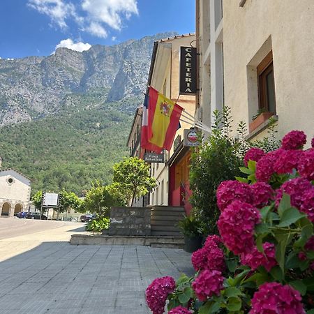 Hotel-Restaurante Badain Lafortunada 외부 사진